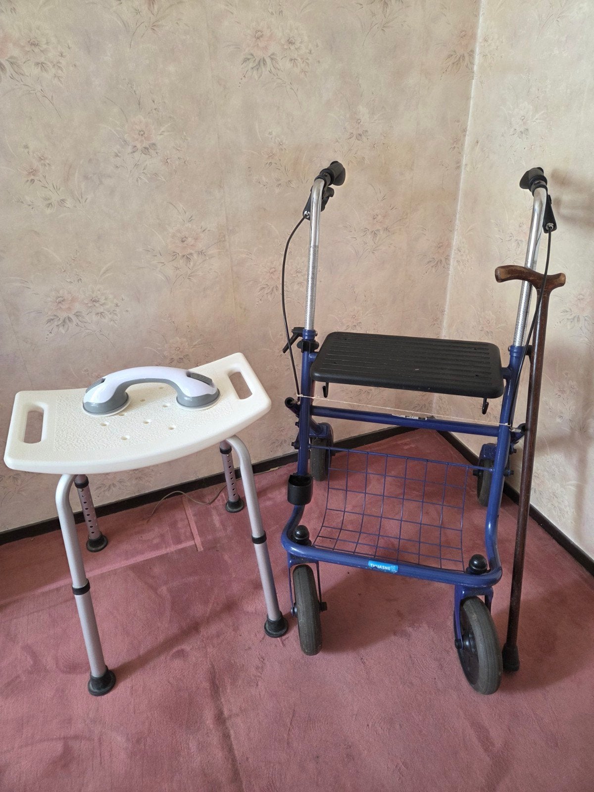 Hulp benodigdheden voor ouderen Rollator/douchkruk, Diversen, Rollators, Ophalen of Verzenden