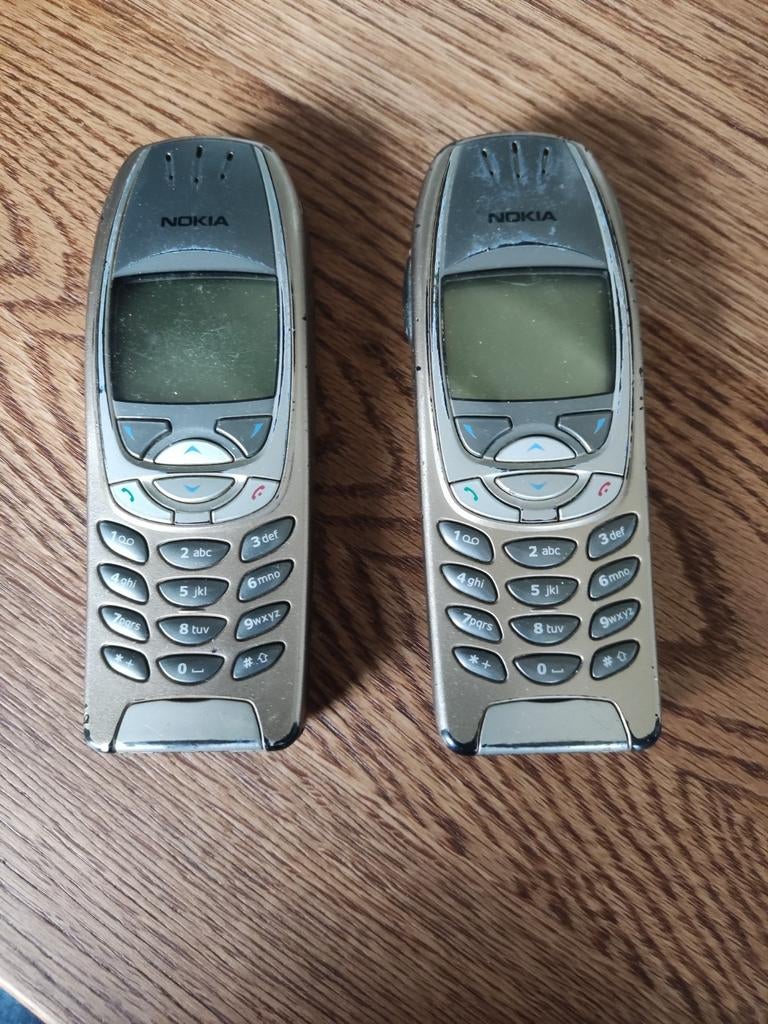 2x Nokia 3610 - Klassieke Mobiele Telefoons, Gebruikt, Geen camera, Fysiek toetsenbord, Ophalen of Verzenden