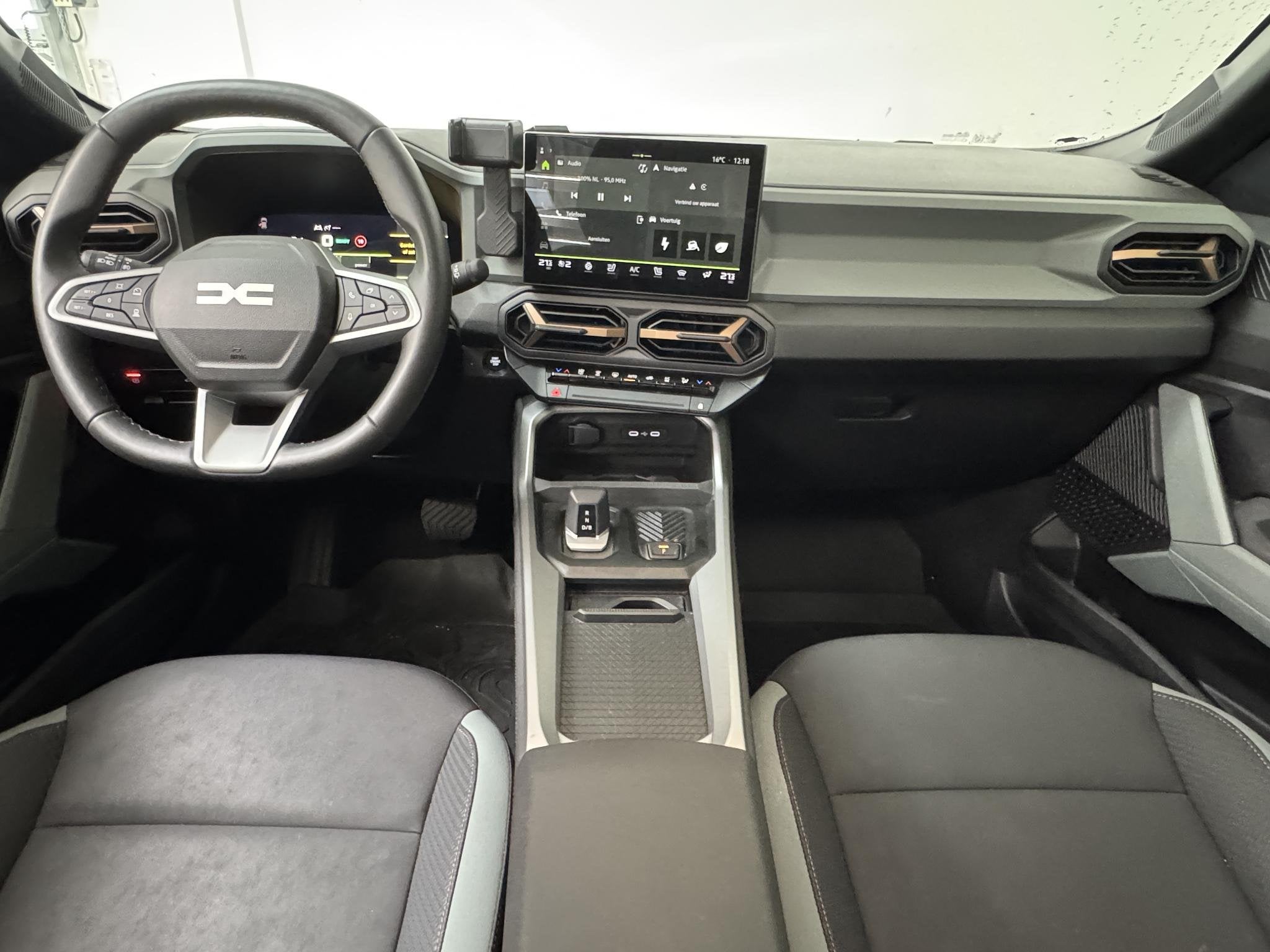 Dacia Bigster 1.8 Hybrid 155 Extreme | Panoramadak | Stoelve, Auto's, Gebruikt, Met garantie (alle), Zwart, Bedrijf