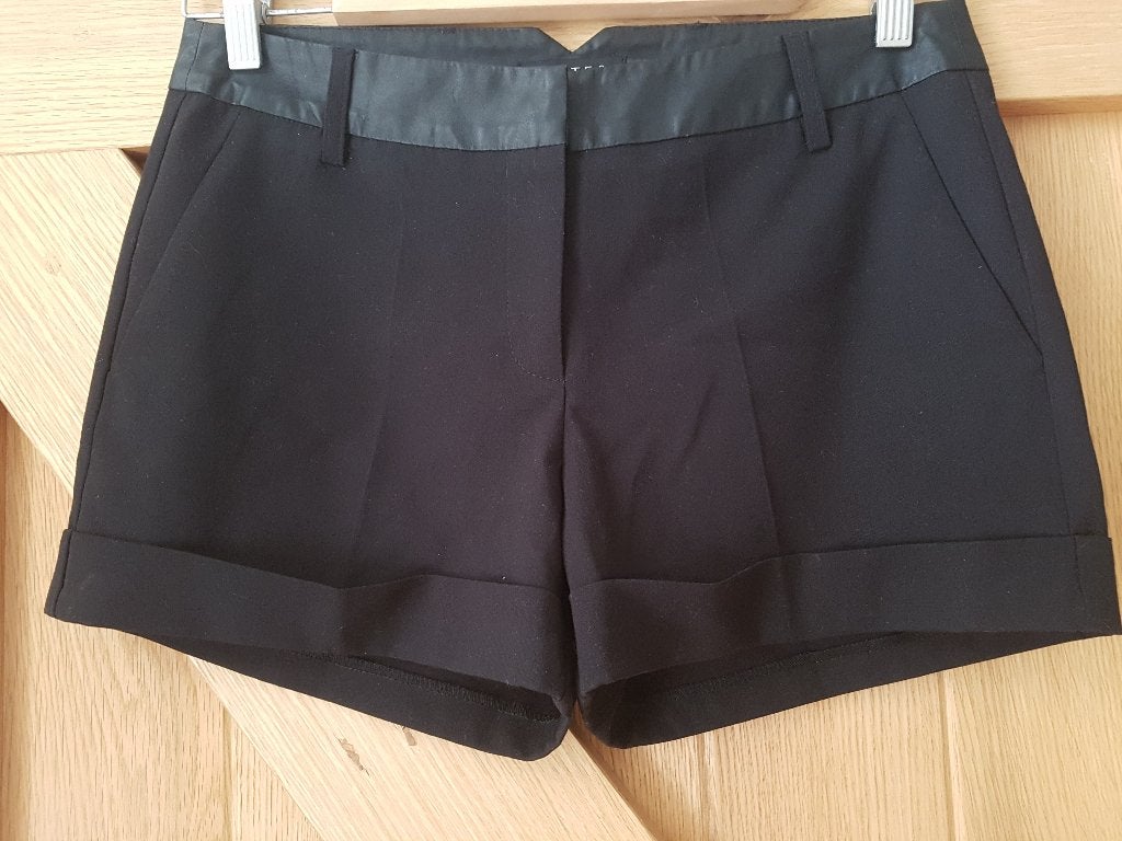 Korte broek maat 36 Nieuw met aangehechte kaartje Zwart, Kleding | Dames, Zwart, Nieuw, Ophalen of Verzenden, Maat 36 (S)