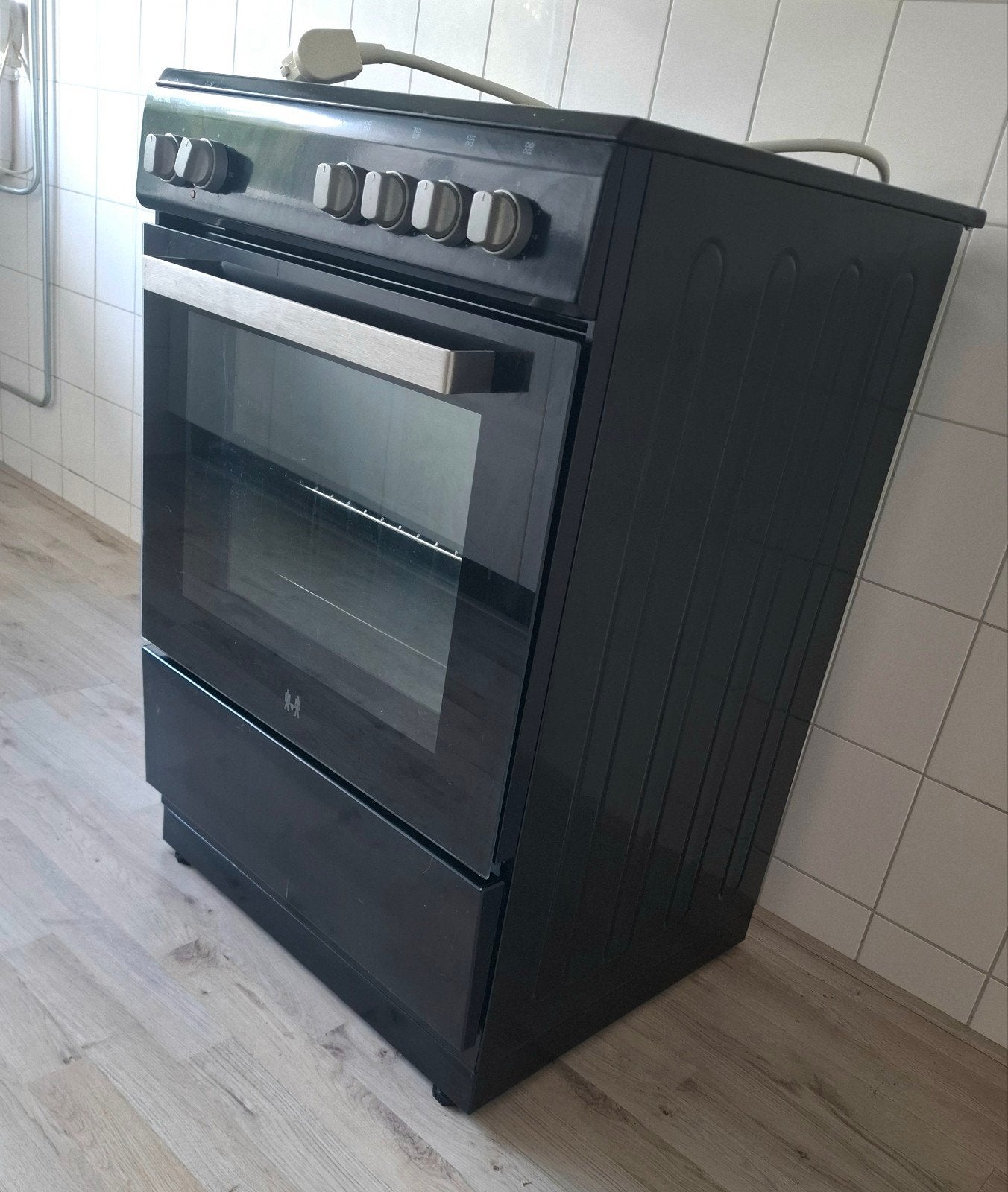 Etna FIV560ZWA Inductiefornuis (60 cm) – Nette staat + Peril, Ophalen, 4 kookzones, Inductie, Vrijstaand