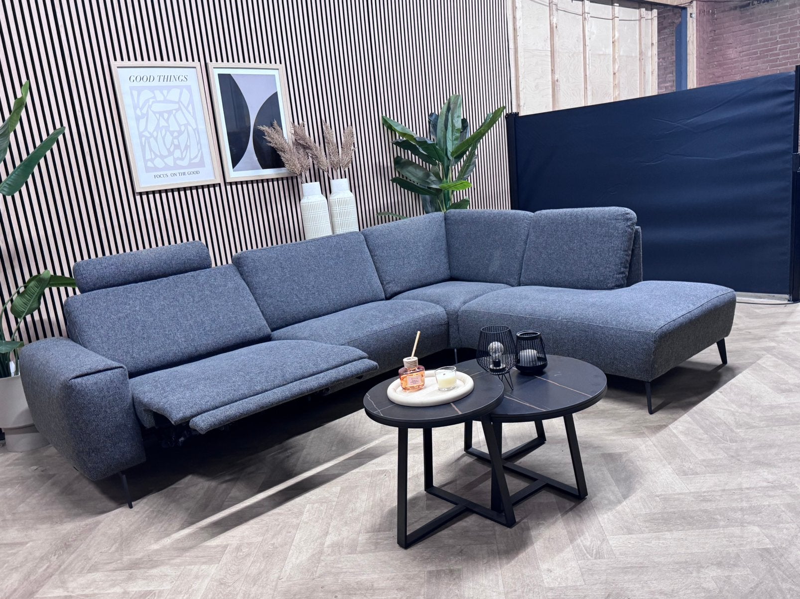 ZGAN Montel Tuscan Hoekbank - Donker grijs - 295 x 210, 250 tot 300 cm, -, -, Montel tuscan hoekbank elektrisch modern lux grijs antraciet