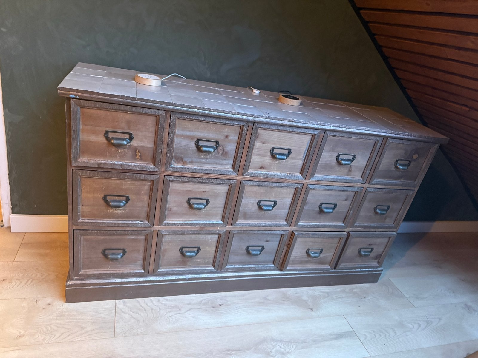 Apothekerskast Xenos met zelf betegelde bovenkant, Ophalen, Gebruikt, 100 tot 150 cm, 5 laden of meer