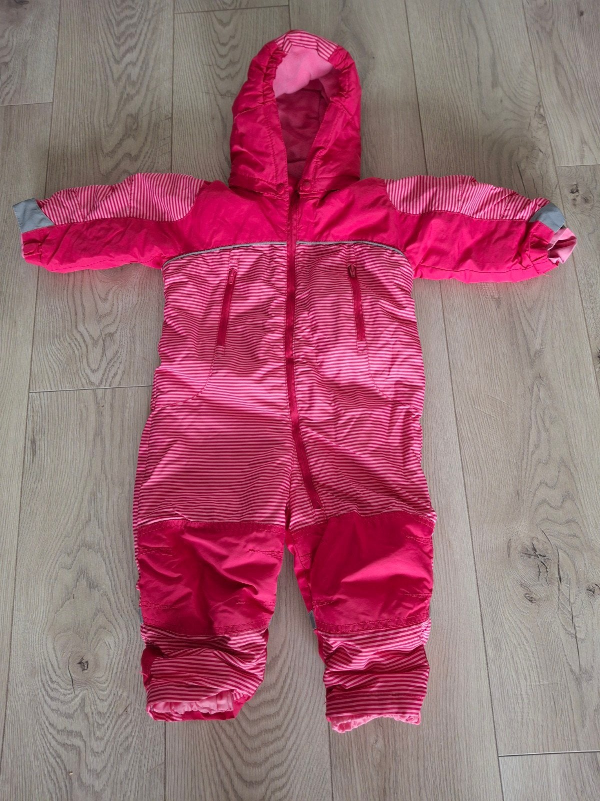 H&M Roze gestreepte skipak/sneeuwpak maat 86, Kinderen en Baby's, Ophalen of Verzenden, Gebruikt, H&M, Meisje