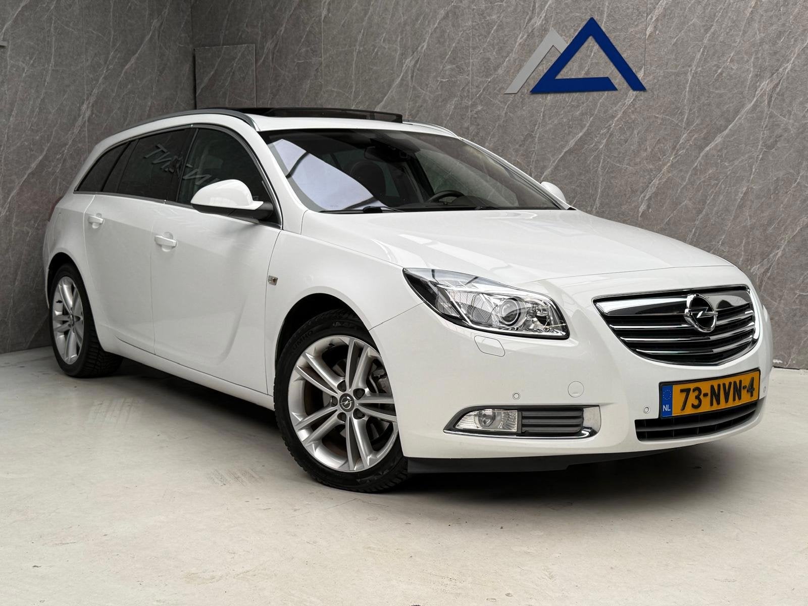 Opel Insignia Sports Tourer 1.6 T / NAP / Onderhouden / Pano, Euro 5, Stof, Gebruikt, Zwart