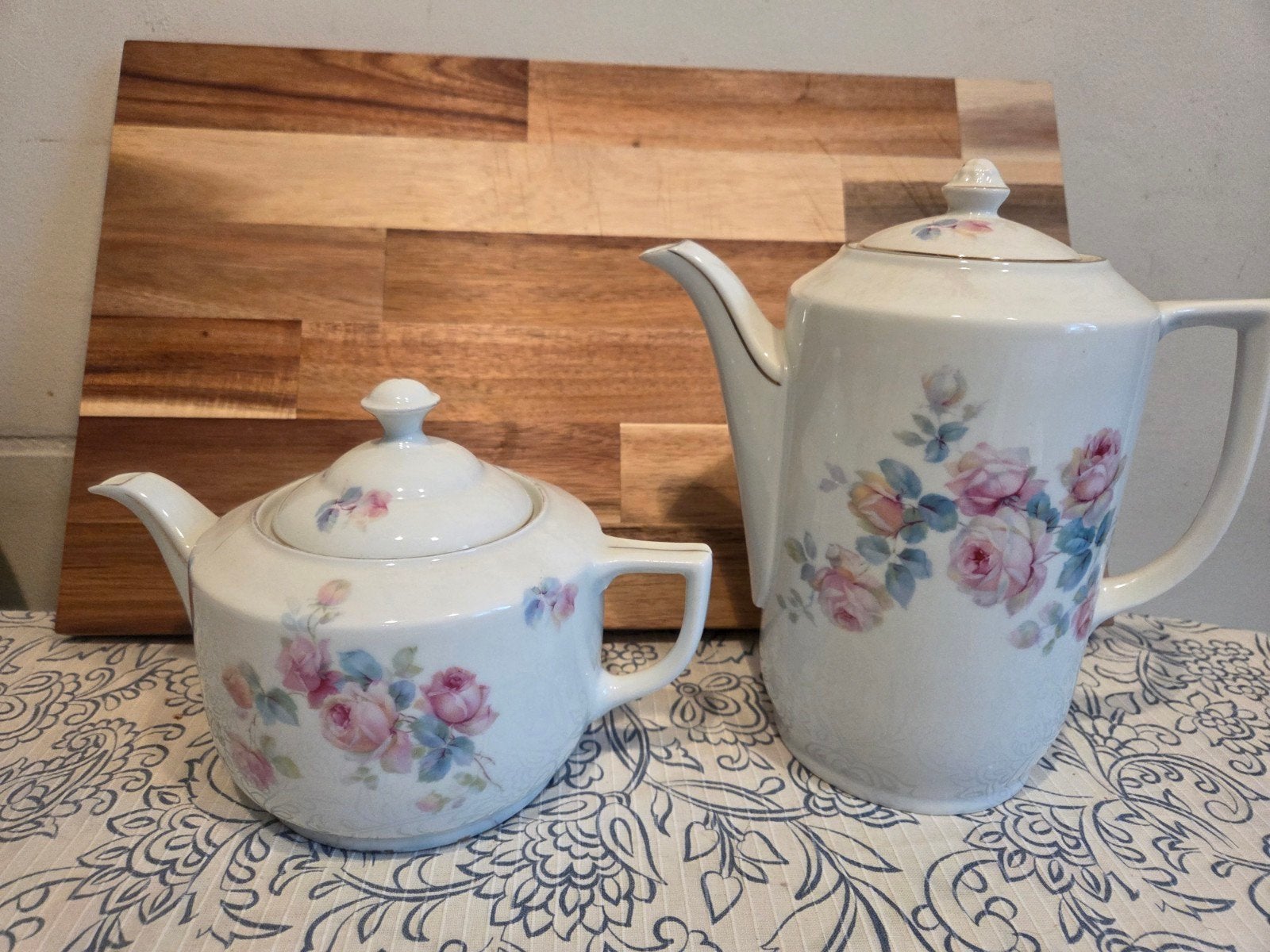 Victoria Czechoslovakia Servies met Rozenmotief, Antiek en Kunst, Ophalen