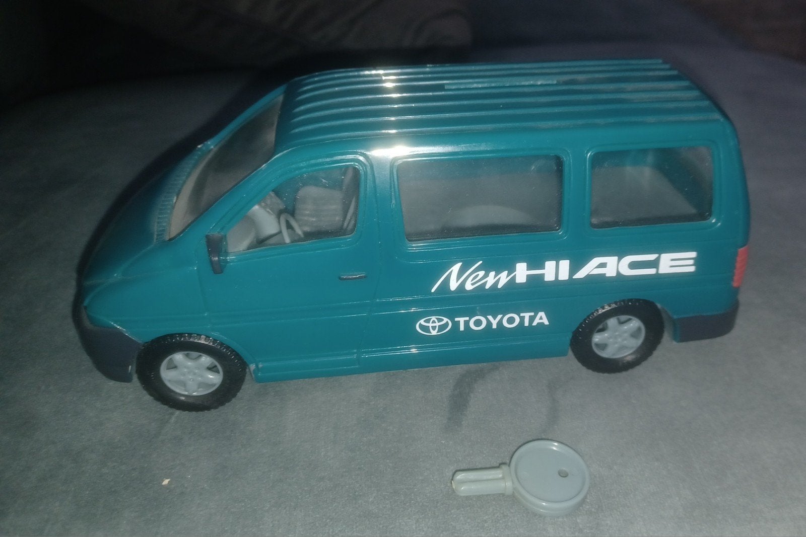Toyota New Hiace dealer spaarpot Kooyman & de Groot Haarlem, Verzamelen, Ophalen of Verzenden, Zo goed als nieuw, Gebruiksvoorwerp