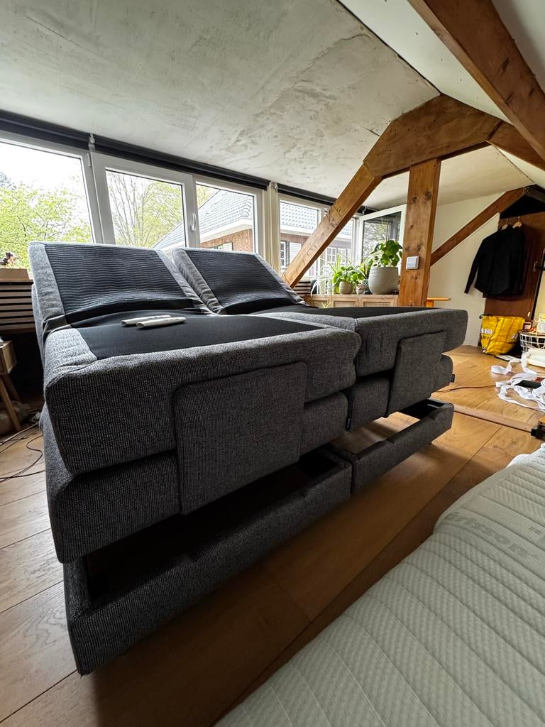 Elektrische boxspring Karlsson 160x200 grijs, Ophalen, Tweepersoons, Zo goed als nieuw, 200 cm