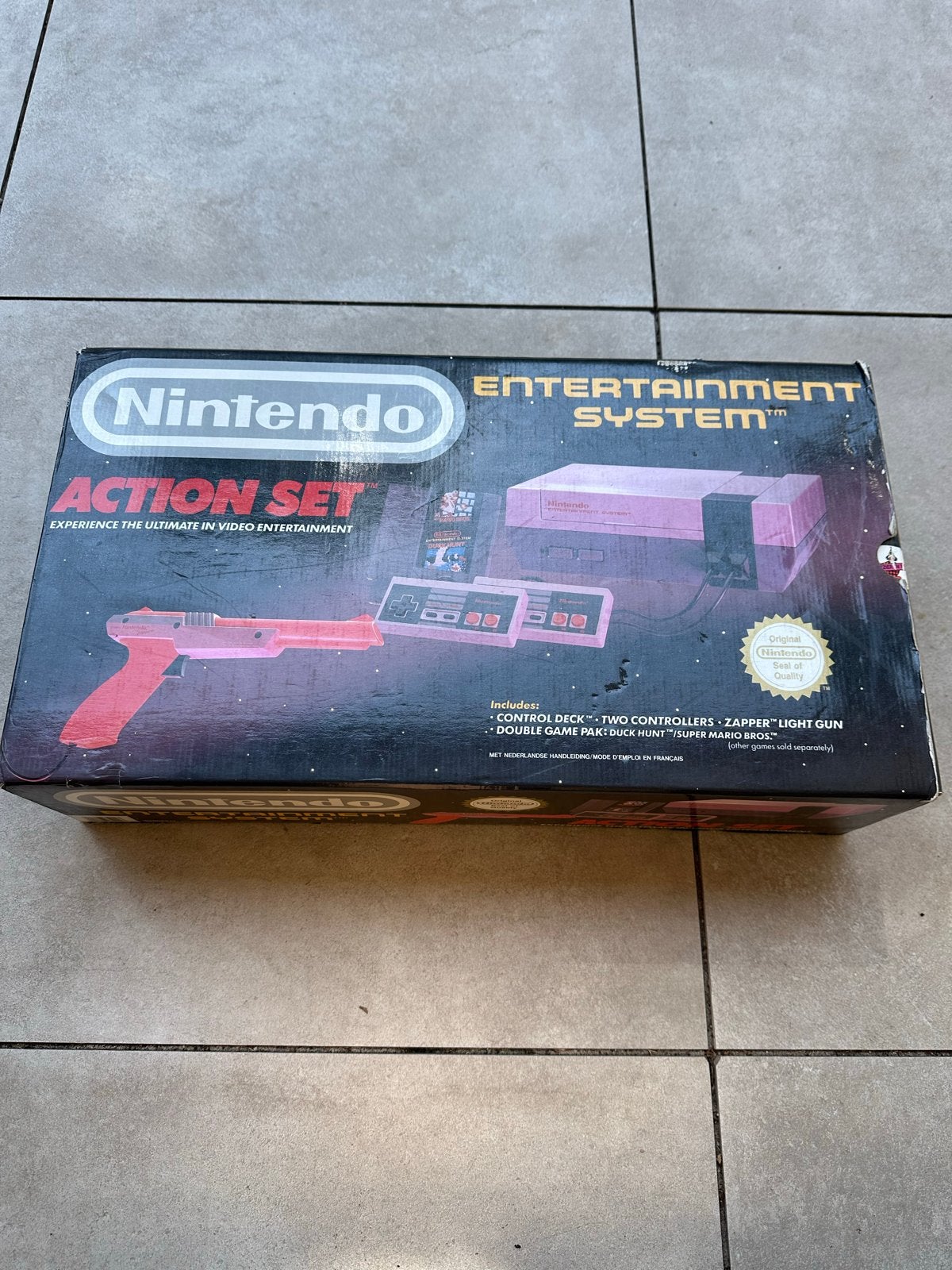 Nintendo NES Action Set - een collectors item!, Ophalen of Verzenden, Gebruikt, Met 2 controllers, Met games