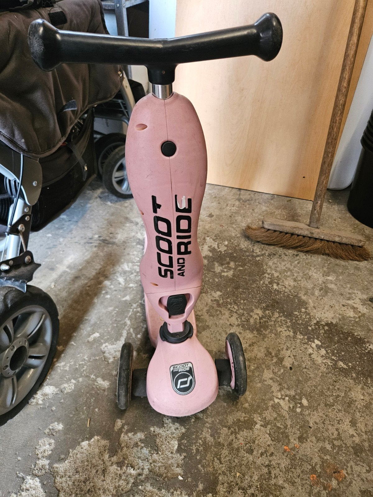 Scoot and Ride Highwaykick 1 - Roze step/loopfiets, Fietsen en Brommers, Steps, Ophalen, Gebruikt, Gewone step, Scoot and Ride
