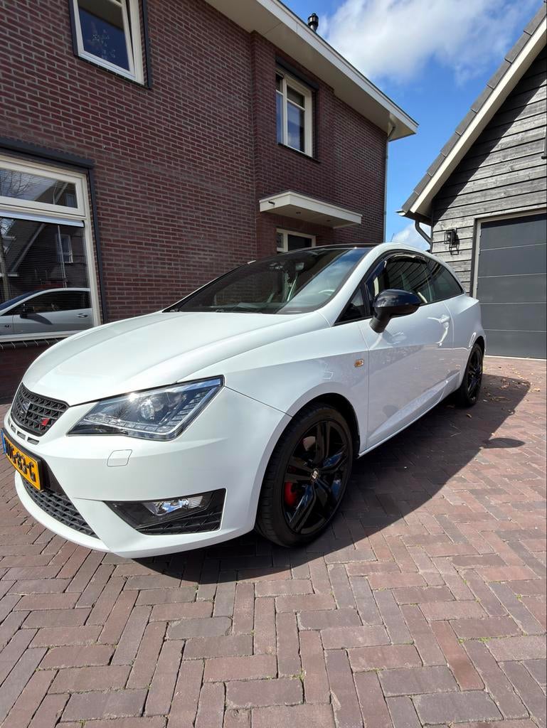 Seat Ibiza cupra 1.8 TSI 141KW 3DRS 2016 Wit, Auto's, Seat, Voorwielaandrijving, 1160 kg, Start-stop-systeem, Zwart
