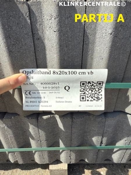 2.000m1 grijs betonbanden 8x20x100cm 10x20x100cm B-keus