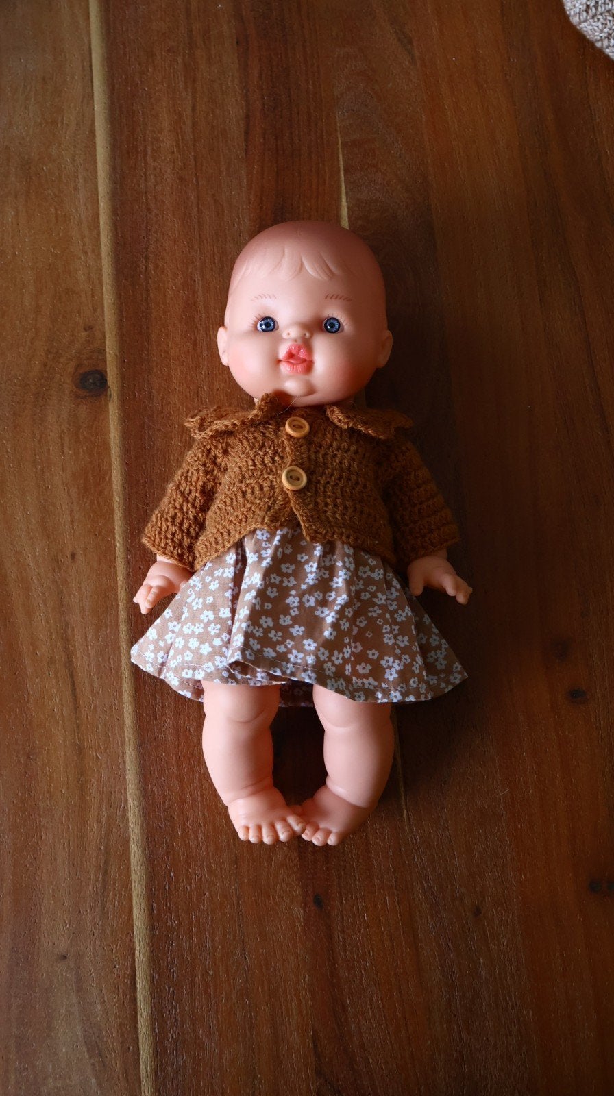 Poppenkind setje bruin, Ophalen of Verzenden, Kleertjes