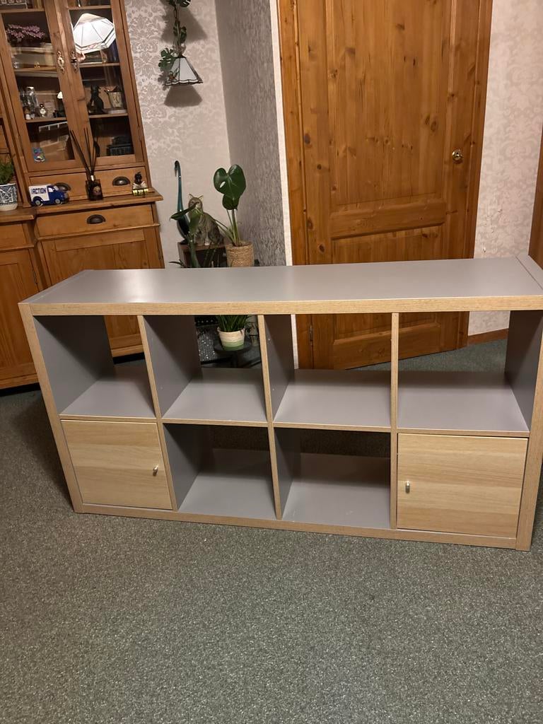 IKEA KALLAX 2x4 kast met deurtjes en lichte gebruikssporen, Ophalen, 100 tot 150 cm, Zo goed als nieuw, Minder dan 100 cm