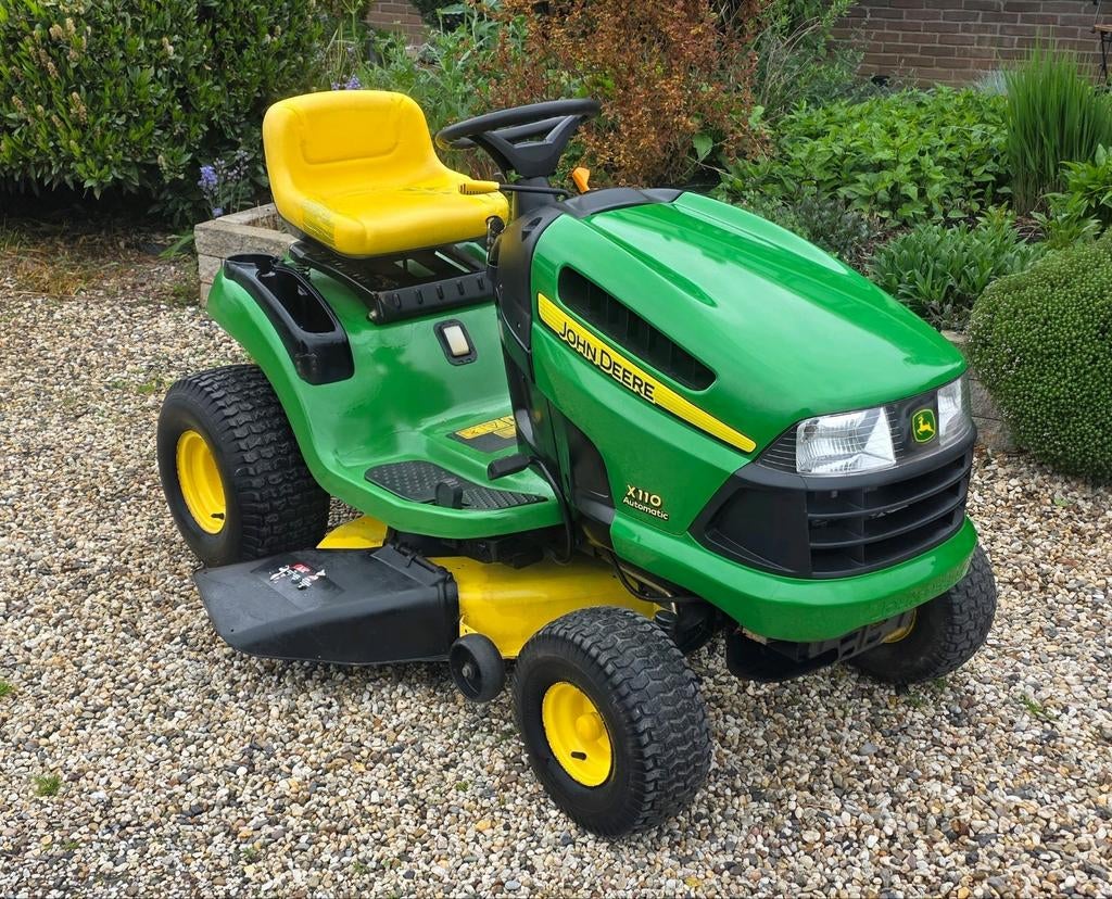 John Deere X110 zitmaaier 18.5 B&S maaidek keihard, Tuin en Terras, Zitmaaiers, Ophalen
