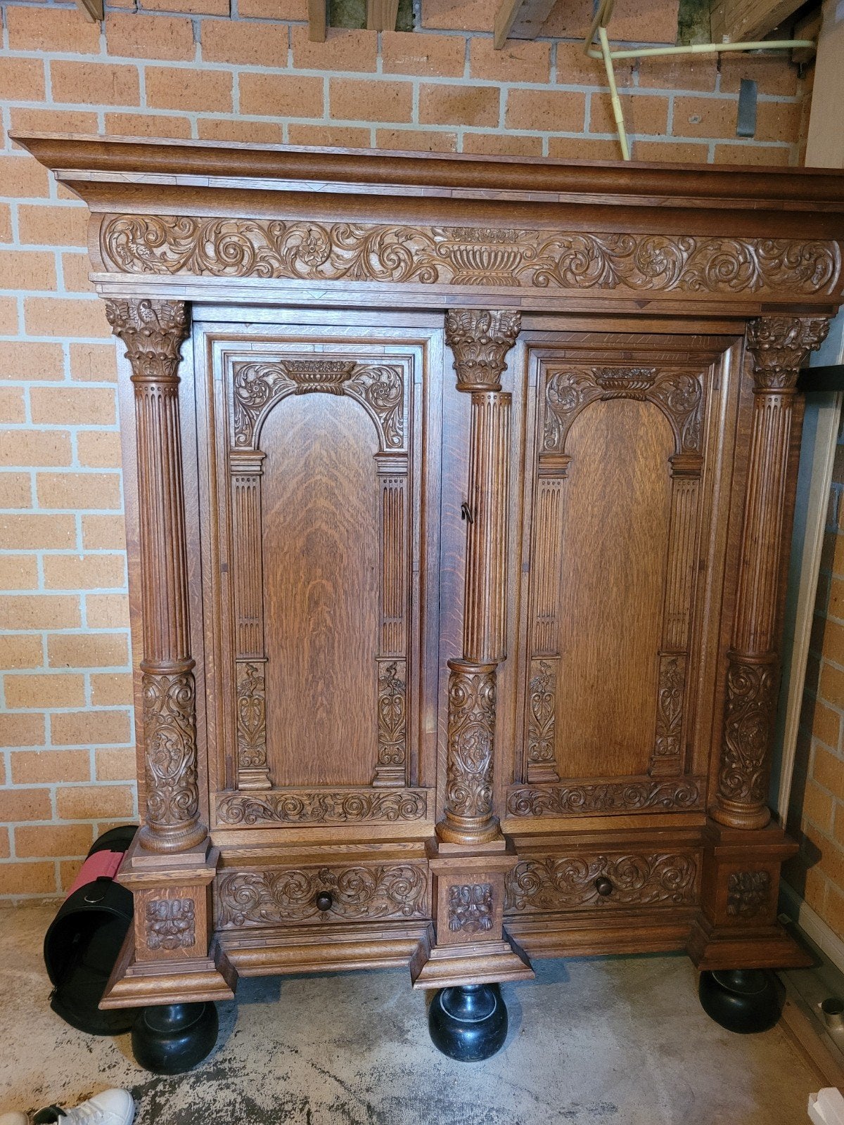 Antieke Eiken Kast met Rijkelijk Snijwerk, Antiek en Kunst, Ophalen