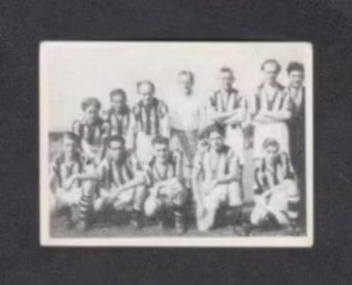 Voetbalplaatje NEO Borne 1951-1952., Ophalen of Verzenden, Zo goed als nieuw