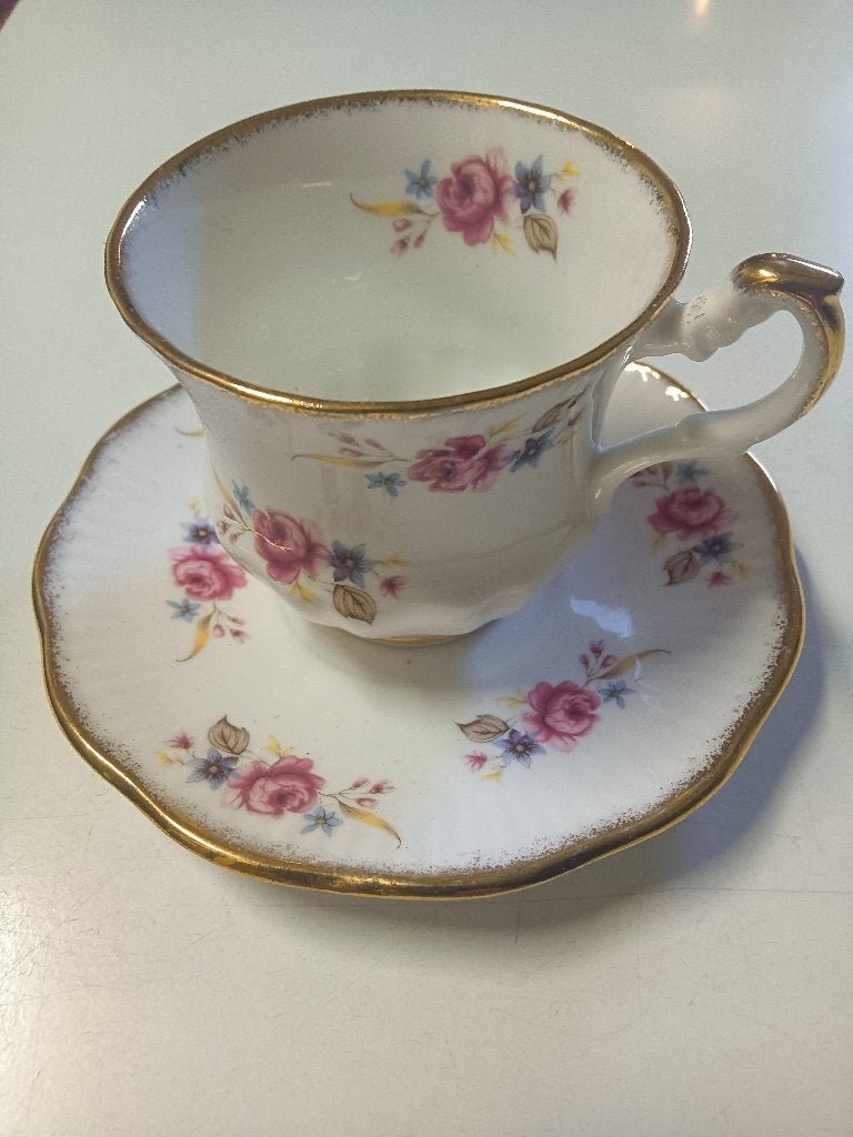 Vintage kop en schotel, Antiek en Kunst, Antiek | Servies los, Ophalen of Verzenden