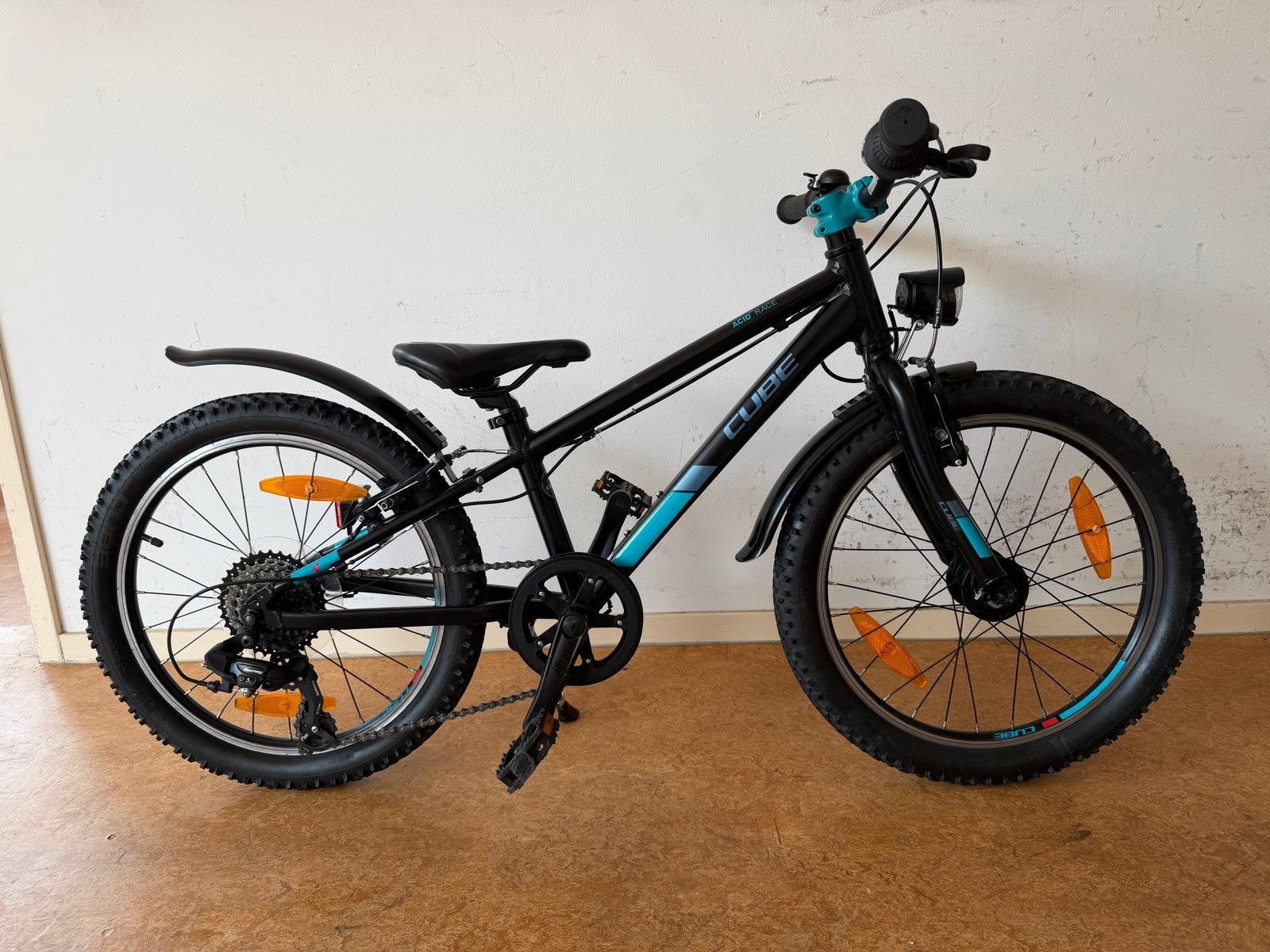 Cube Acid 200 kinderfiets - 20 inch - Zwart/Blauw, Fietsen en Brommers, Fietsen | Kinderfietsjes, Ophalen of Verzenden, Zo goed als nieuw
