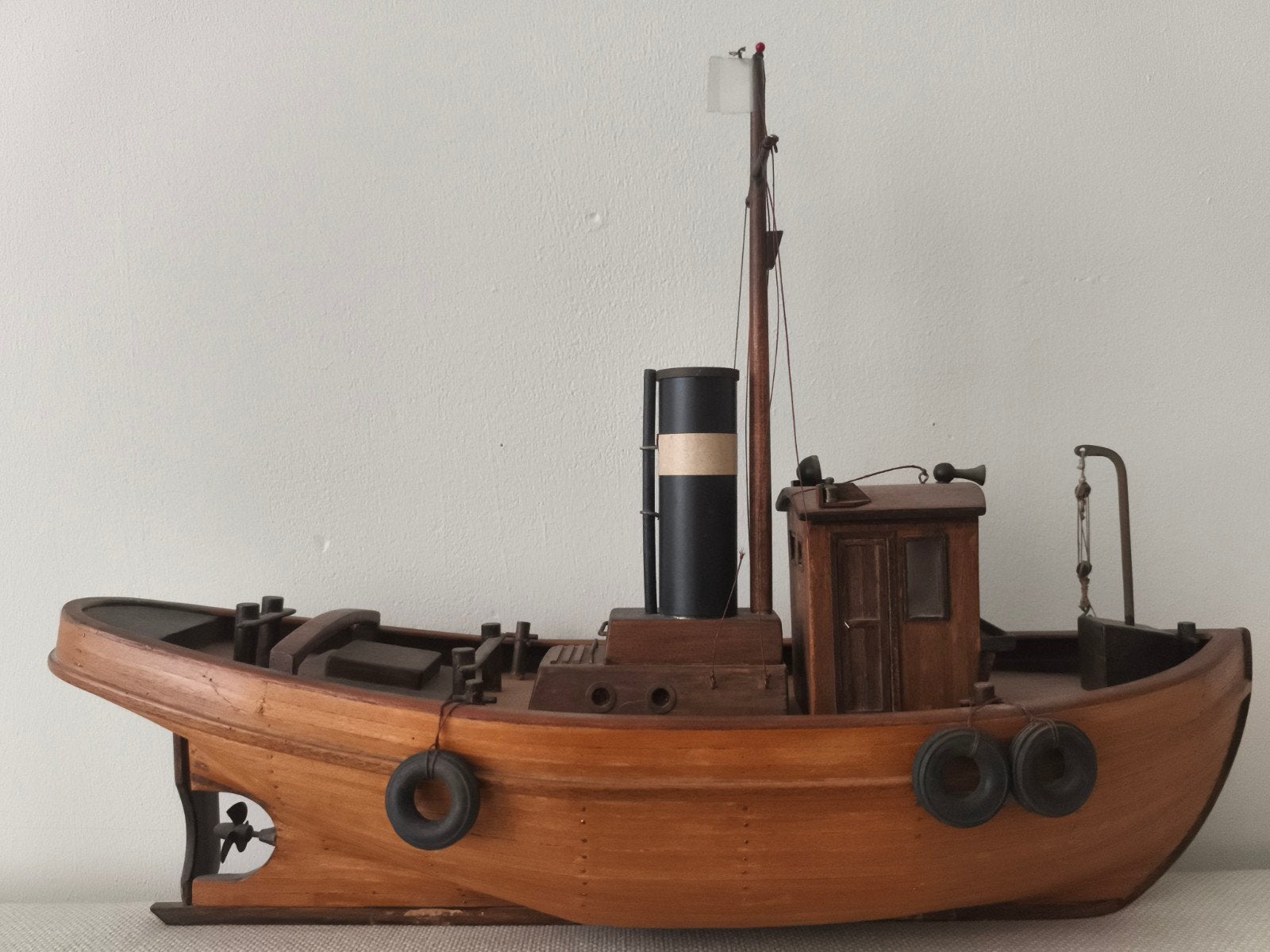 Handgemaakt houten klassieke stoomsleper jaren '30, Hobby en Vrije tijd, Modelbouw | Boten en Schepen, Ophalen