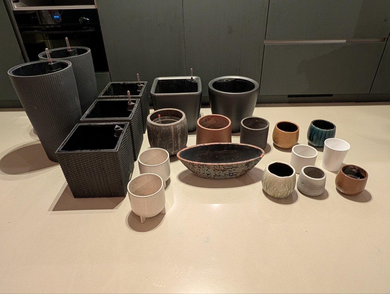 Diverse zelfwaterende potten en potjes voor kamerplantjes, Tuin en Terras, Kunststof, Gebruikt, Rond, Binnen