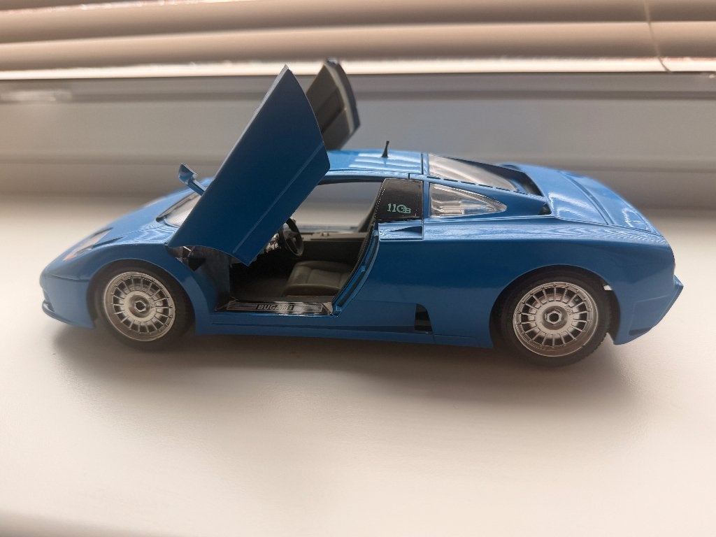 Bburago Bugatti G3B (blauw) schaal 01:18, Ophalen, Zo goed als nieuw, Auto, Bburago