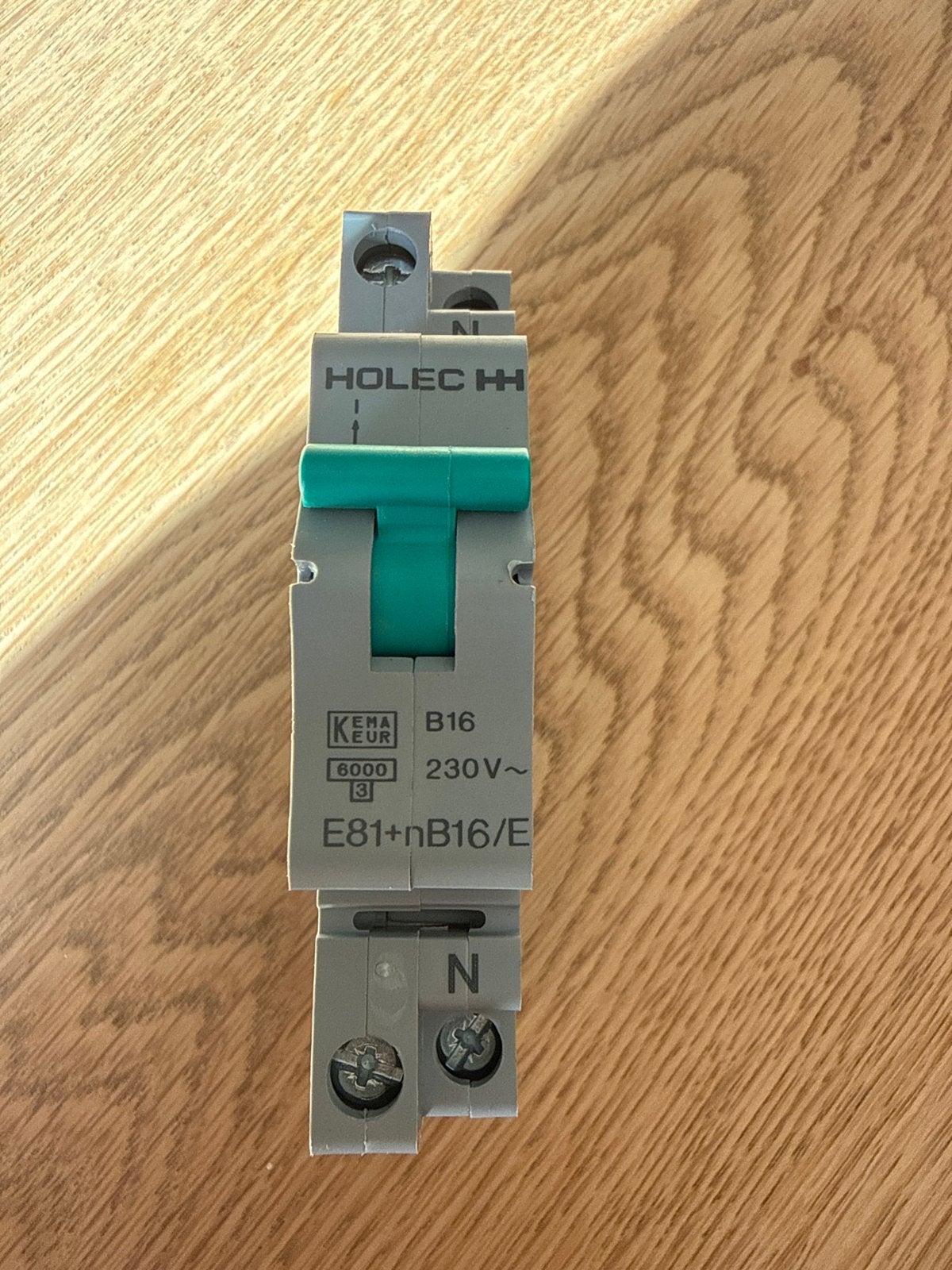 Holec E81+nB16/E 230V B16 Installatieautomaat, Ophalen of Verzenden, Gebruikt, Overige merken, Installatieautomaat