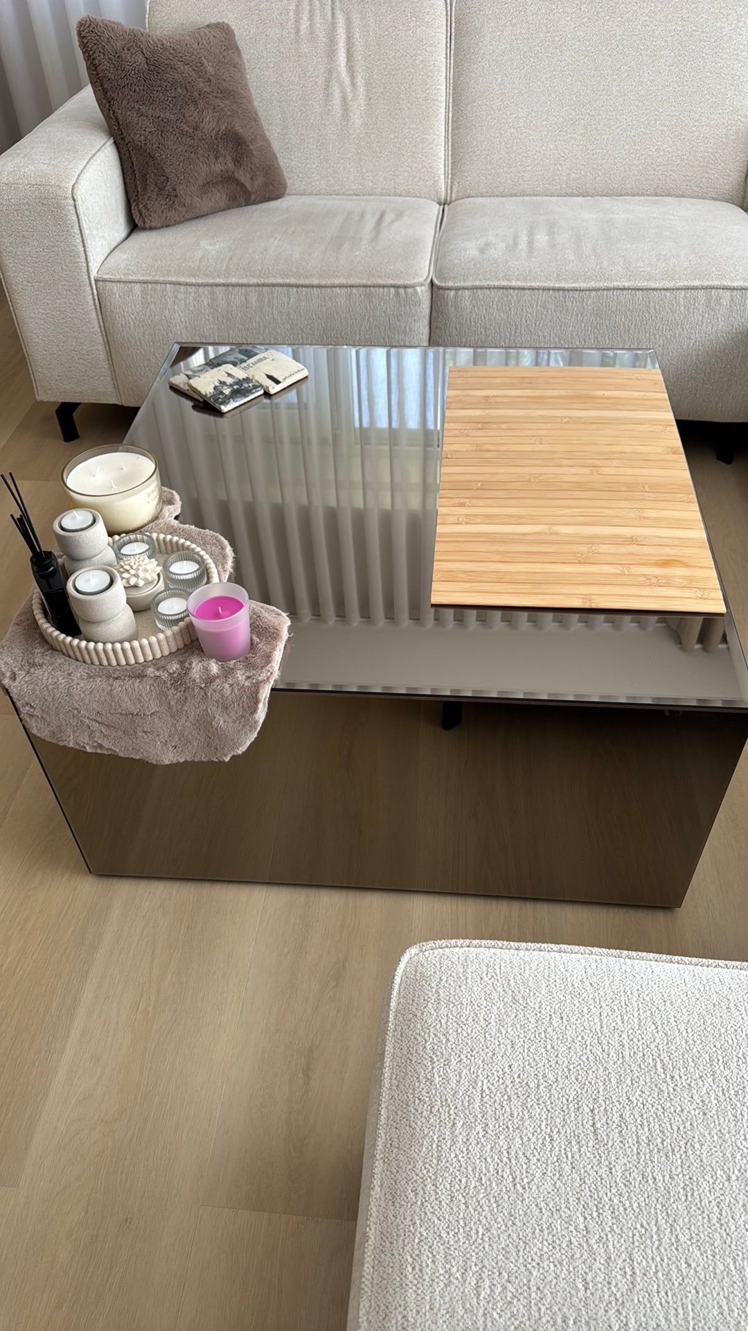 Spiegel tafel, Ophalen