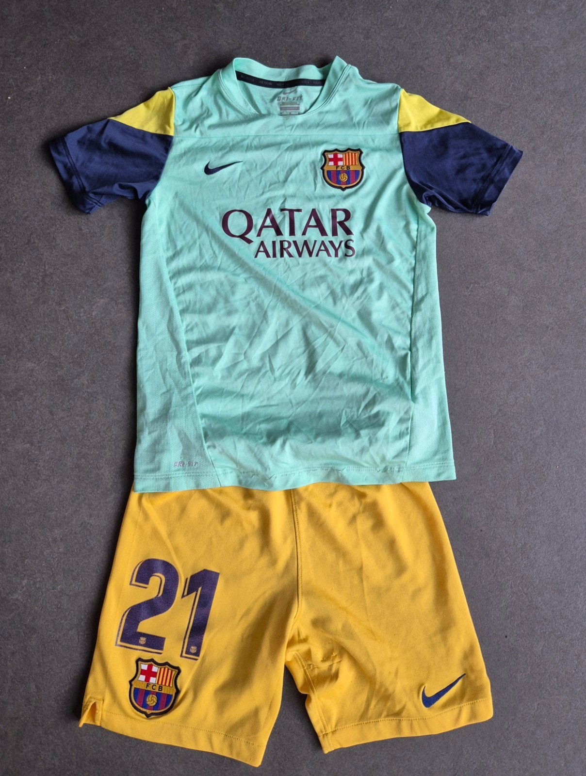 FC Barcelona Thuisshirt en Broekje - Maat M, Ophalen of Verzenden, Gebruikt, Nike, Jongen