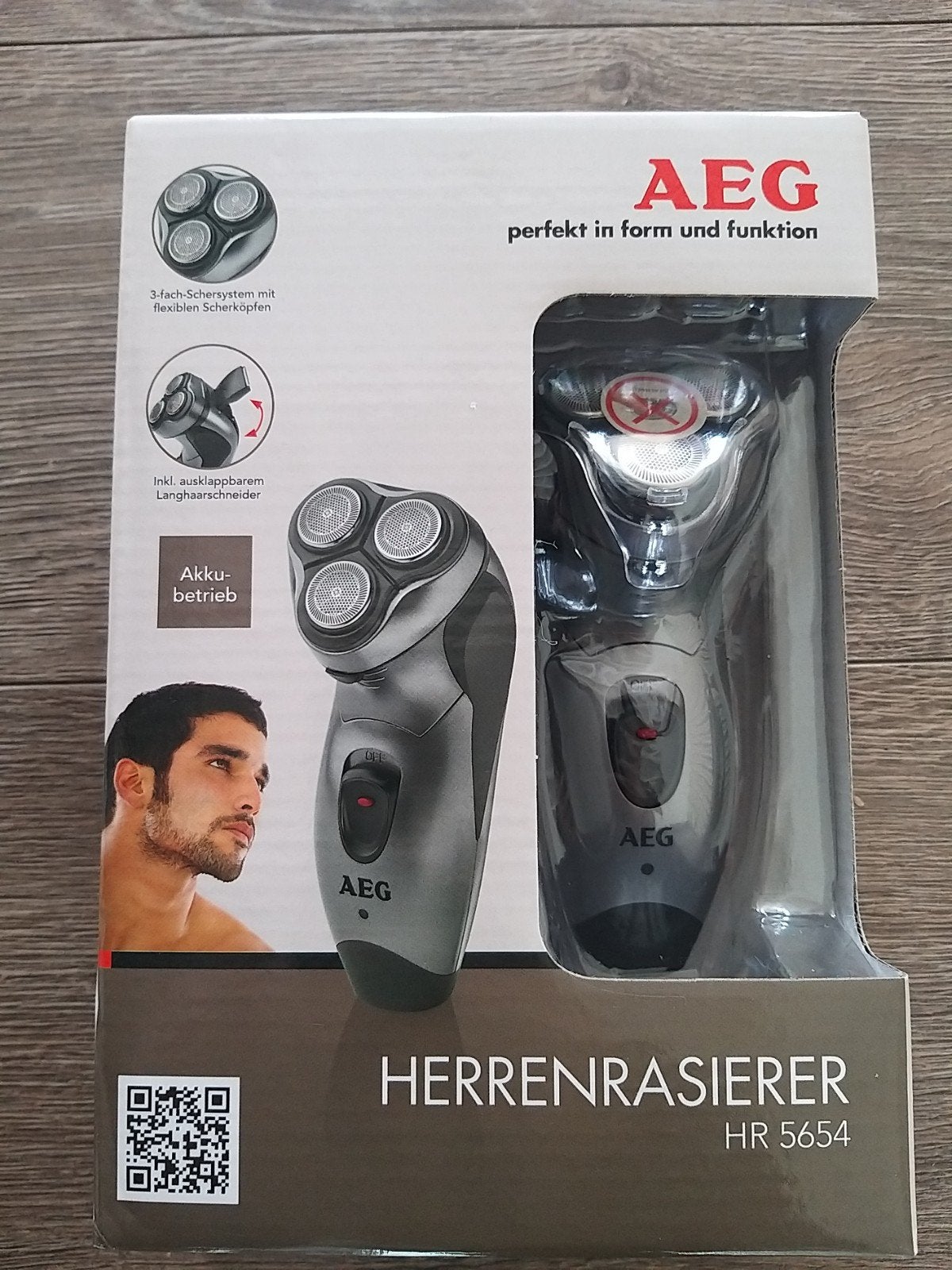Te koop: AEG HR5654 Herenscheerapparaat, Ophalen, Nieuw