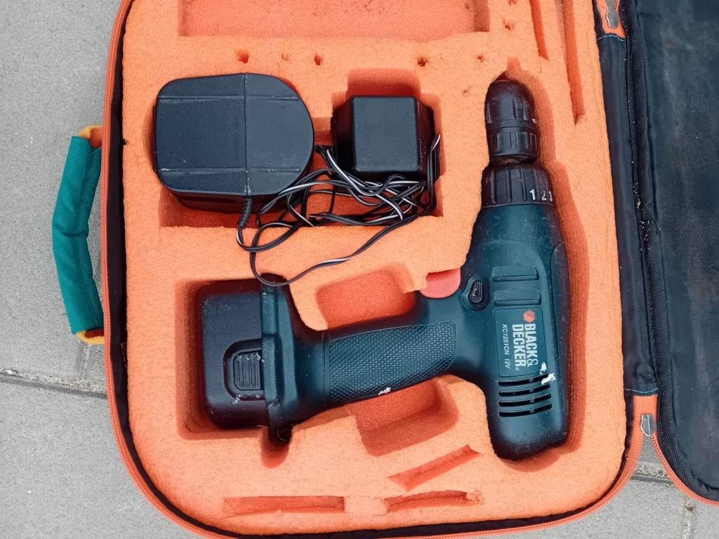 Black & Decker Accuboormachine met Koffer en Lader, Doe-het-zelf en Verbouw, Gereedschap | Boormachines, Verzenden