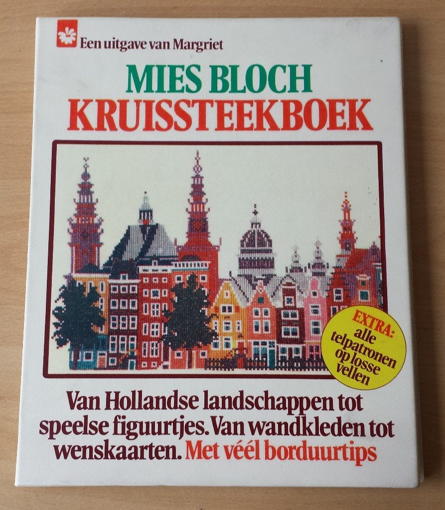 Mies Bloch - Kruissteekboek - Margriet 1977 – compleet, Patroon, Gebruikt, Ophalen of Verzenden, Handborduren