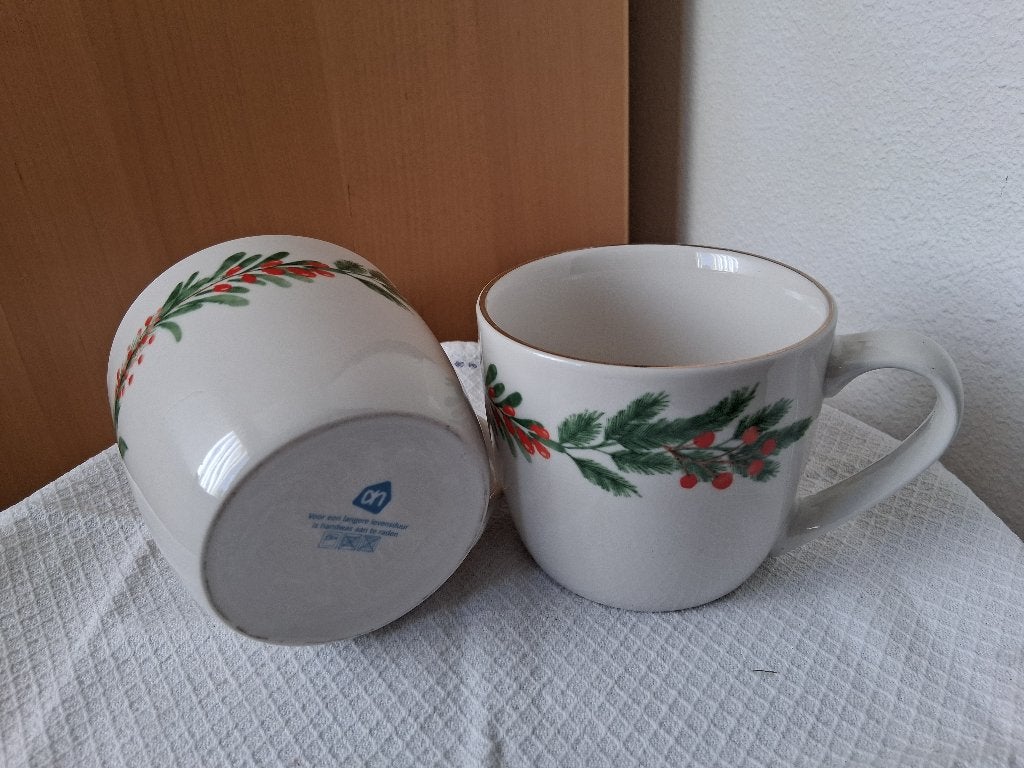 A H grote kerstmokken met hulst en bes *eureka*, Ophalen of Verzenden, Zo goed als nieuw