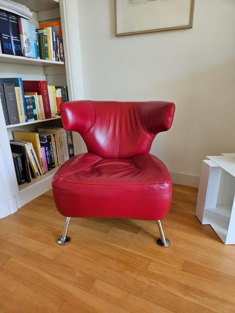 Design fauteuil rood leer - comfortabel en stijlvol, Ophalen, Modern Design, 75 tot 100 cm, Zo goed als nieuw