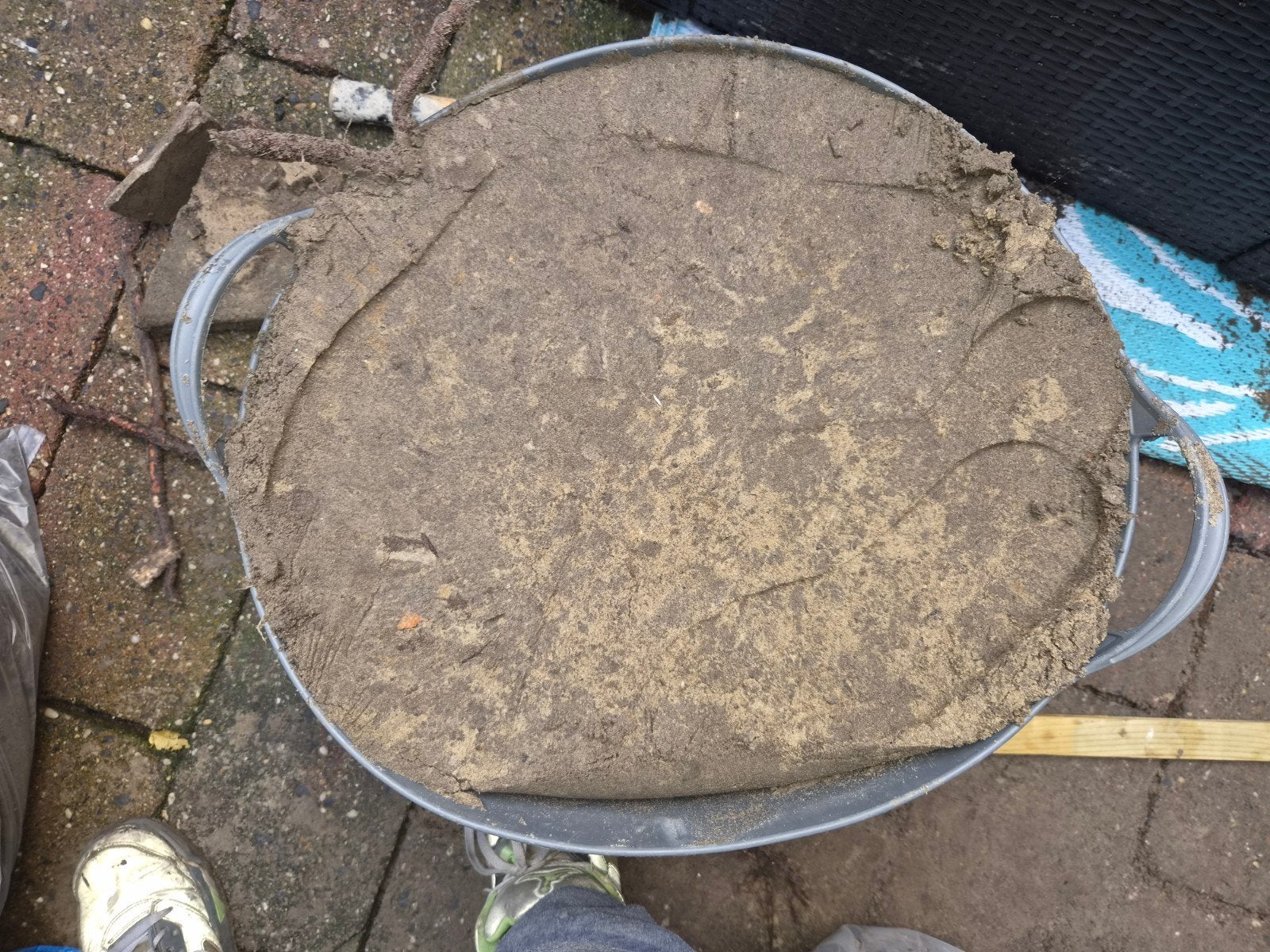 Foto 2 van Gratis schoon Ophoogzand / Tuinaarde. komt nog meer uit !