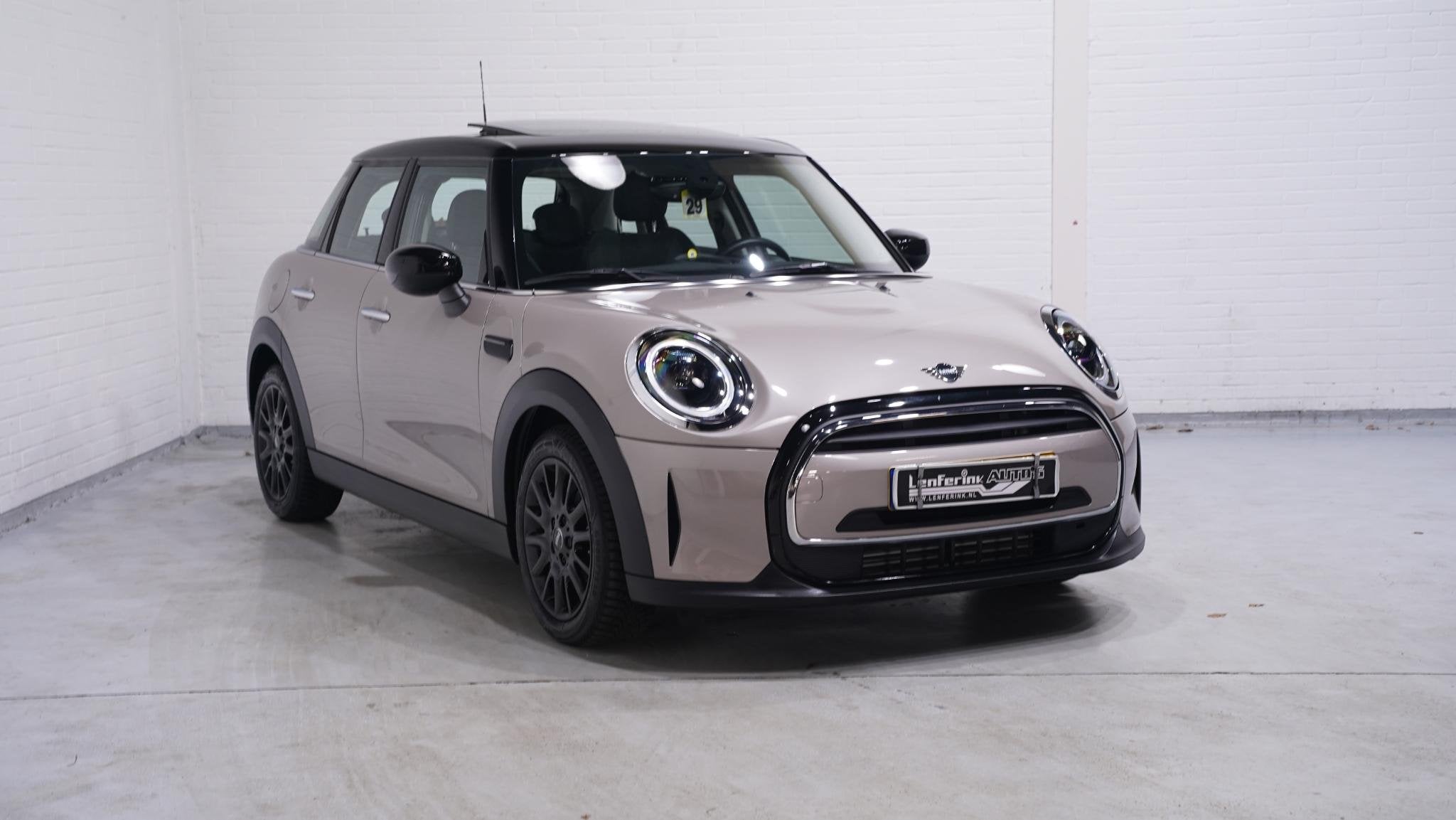 MINI 5-Deurs 1.5 Cooper Business Edition 2e Eig. NAP Clima N, Auto's, Mini, 136 pk, Gebruikt, Leder en Stof, Origineel Nederlands