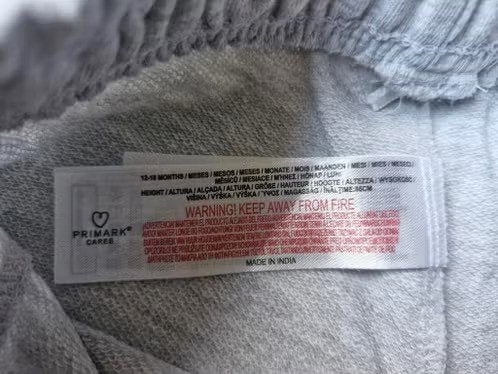 Korte lichtgrijze broek Maat 86 h, Broekje, Onbekend, Ophalen of Verzenden, Zo goed als nieuw
