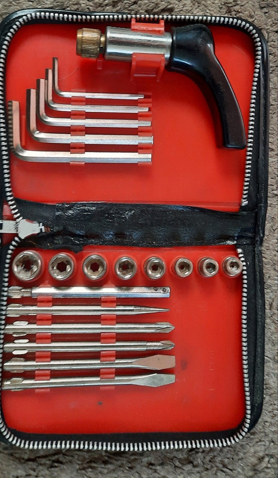 Gereedschapsset in etui - Schroevendraaiers & Inbussleutels, Ophalen of Verzenden, Gebruikt, Gereedschapsset, Overige merken