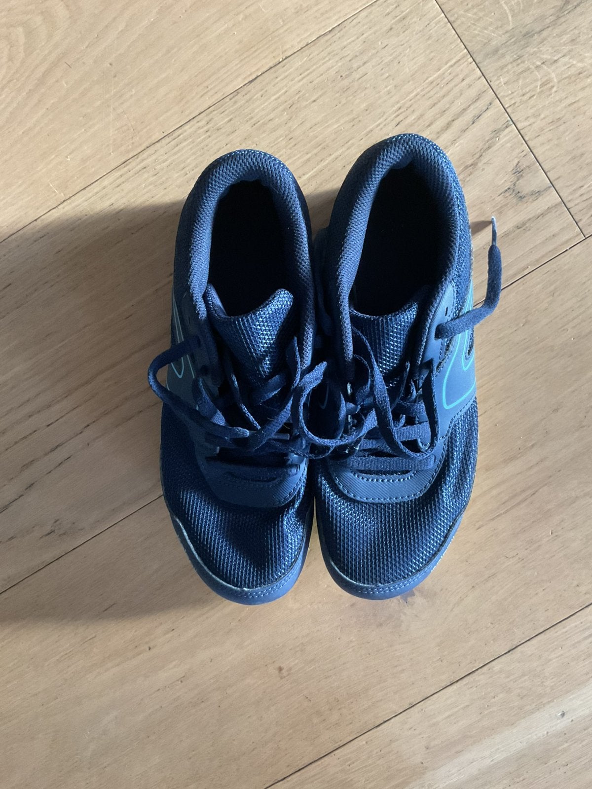 Te Koop: mooie jongens spikes, Kalenji, maat 36/37, Sport en Fitness, Loopsport en Atletiek, Overige merken, Ophalen of Verzenden