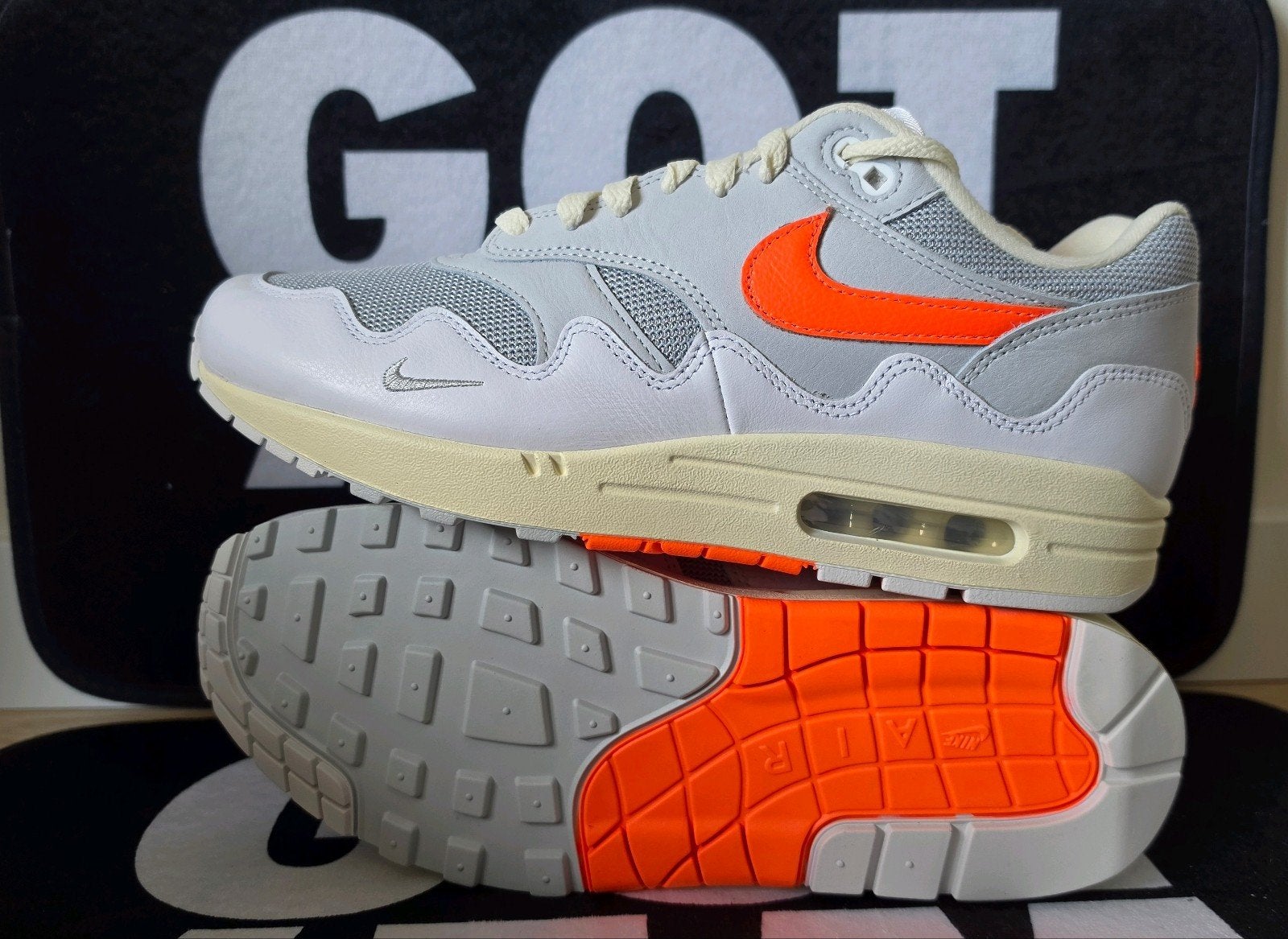 Nike Air Max 1 x Patta Wave "White Hyper Crimson" maat 43, Ophalen of Verzenden, Nieuw, Wit