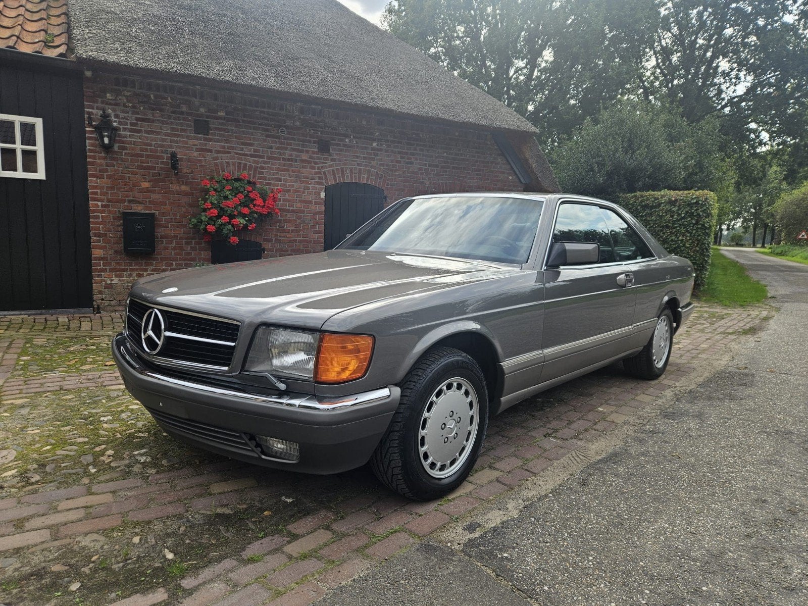 mercedes 500 sec C126 orginele in mooie staat loopt super, Auto's, Automaat, Achterwielaandrijving, 5000 cc, Zwart