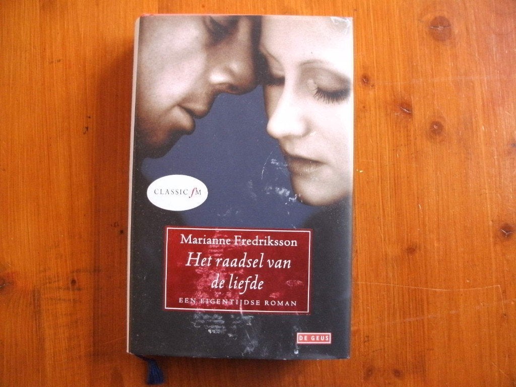 Het raadsel van de liefde, Marianne Fredriksson. Harde Kaft., Boeken, Romans, Zo goed als nieuw, Europa overig, Ophalen of Verzenden