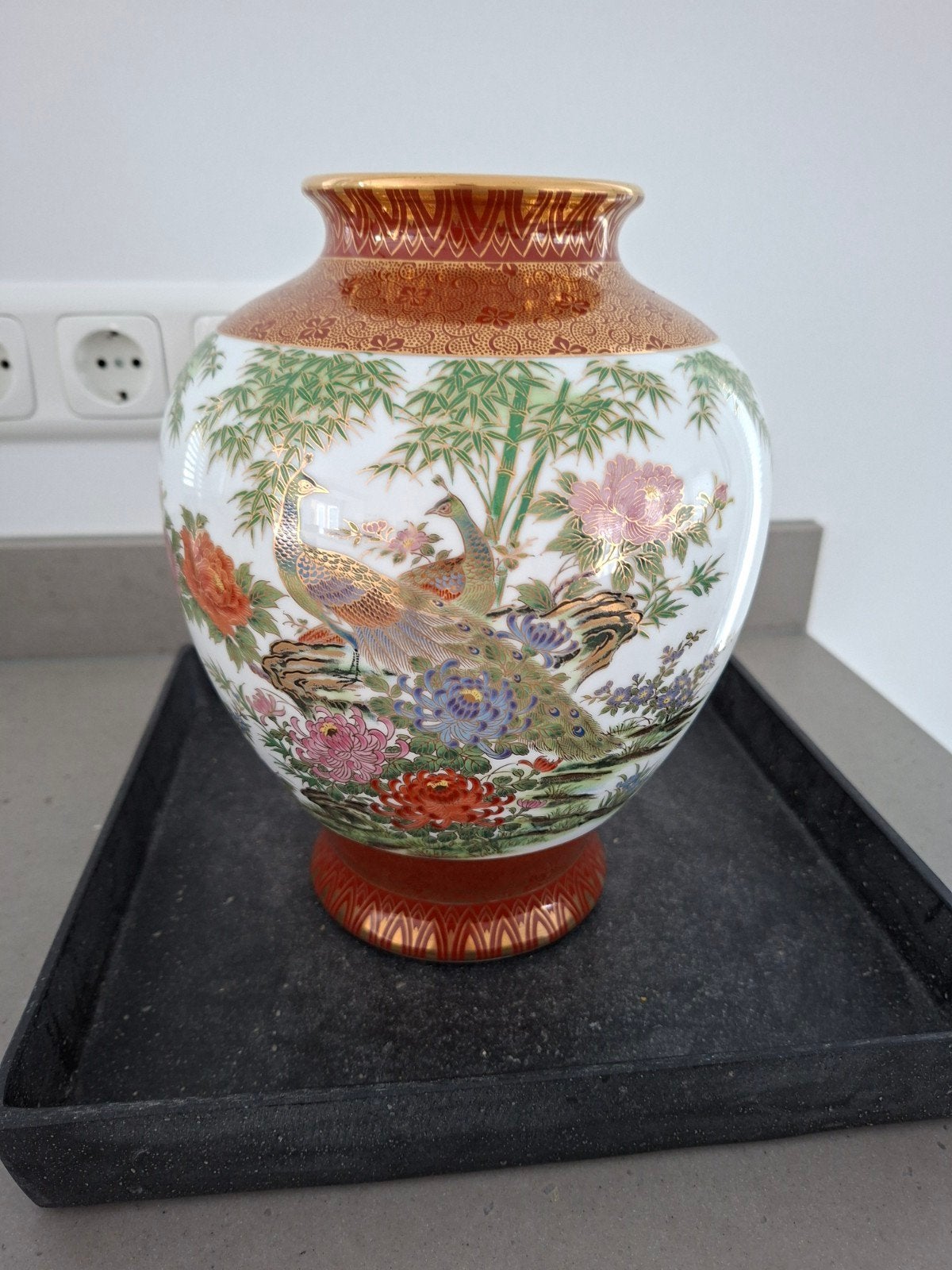 Prachtige porseleinen vaas met pauwen en bloemendecor, Ophalen of Verzenden