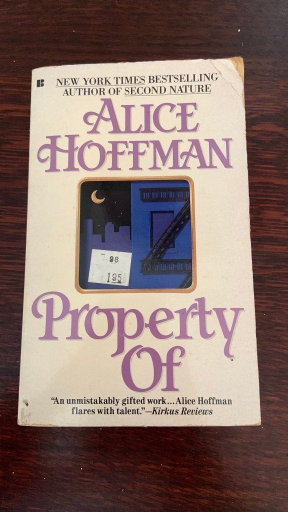 Property of - Alice Hoffman, Ophalen of Verzenden