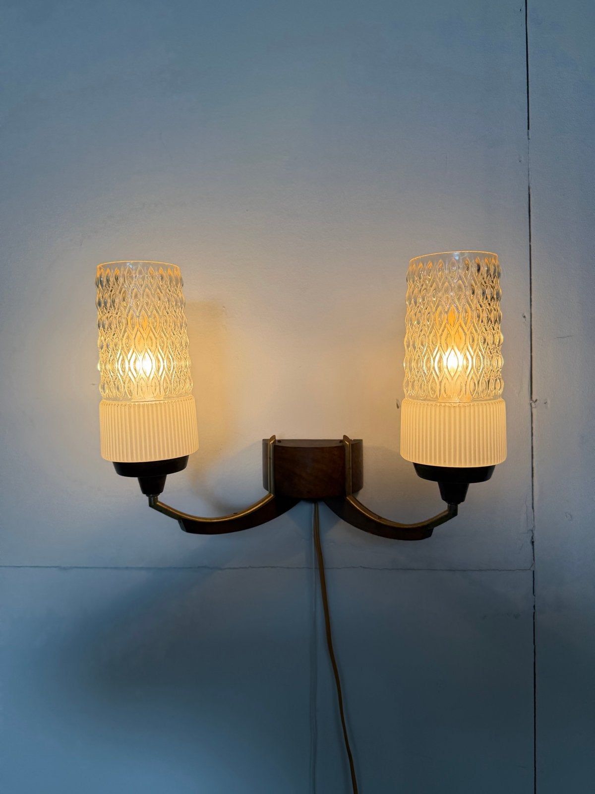 Vintage wandlamp met trekkoord - Jaren '60 design, Antiek en Kunst, Ophalen of Verzenden