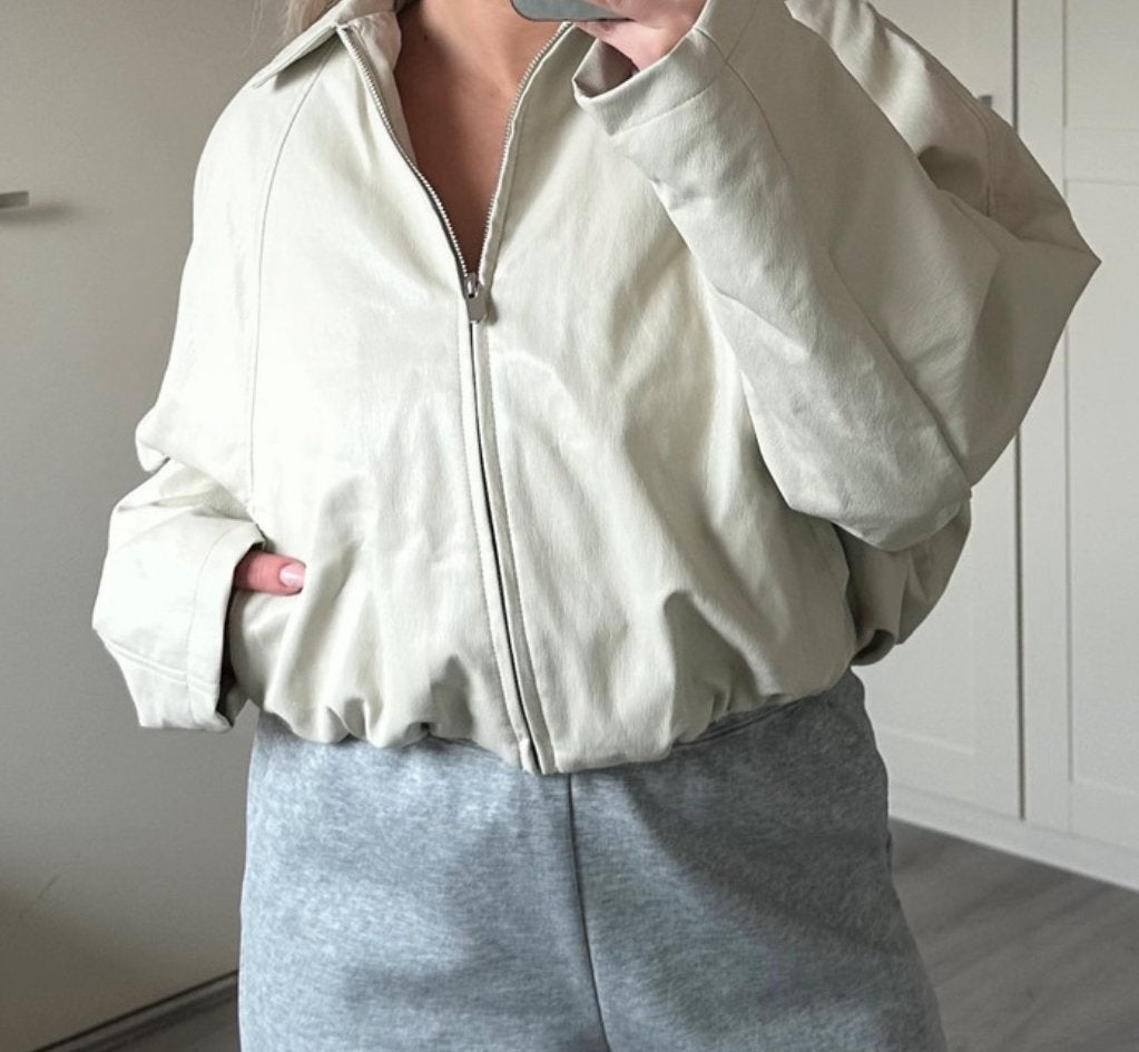 Zara creme kleurige cropped bomberjacket met zakken, Verzenden, Zo goed als nieuw, Maat 36 (S), Beige