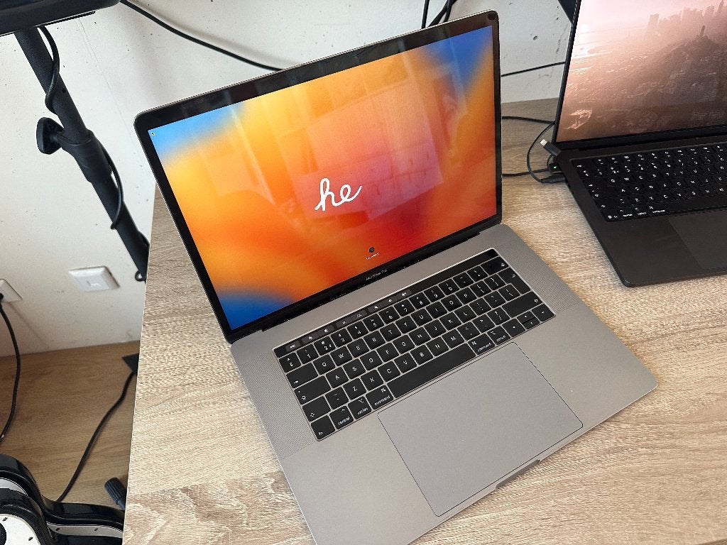 Macbook Pro 15,6" (2019), Gebruikt, 256 GB, 2 tot 3 Ghz, 16 GB