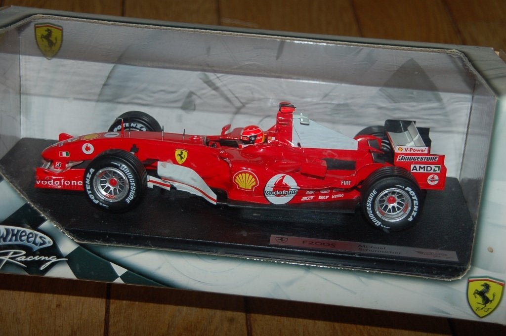1:18 Ferrari F1 F2005 Michael Schumacher Hotwheels WRH, Verzenden, Zo goed als nieuw, Auto, Hot Wheels