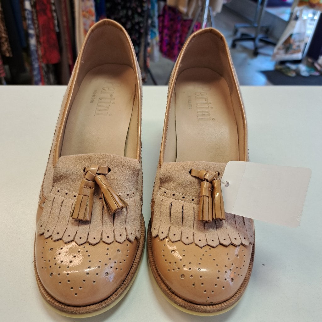 Pertini pumps beige lak leer moccasin voorkant mt 38 46611, ., Beige, Ophalen of Verzenden, Zo goed als nieuw