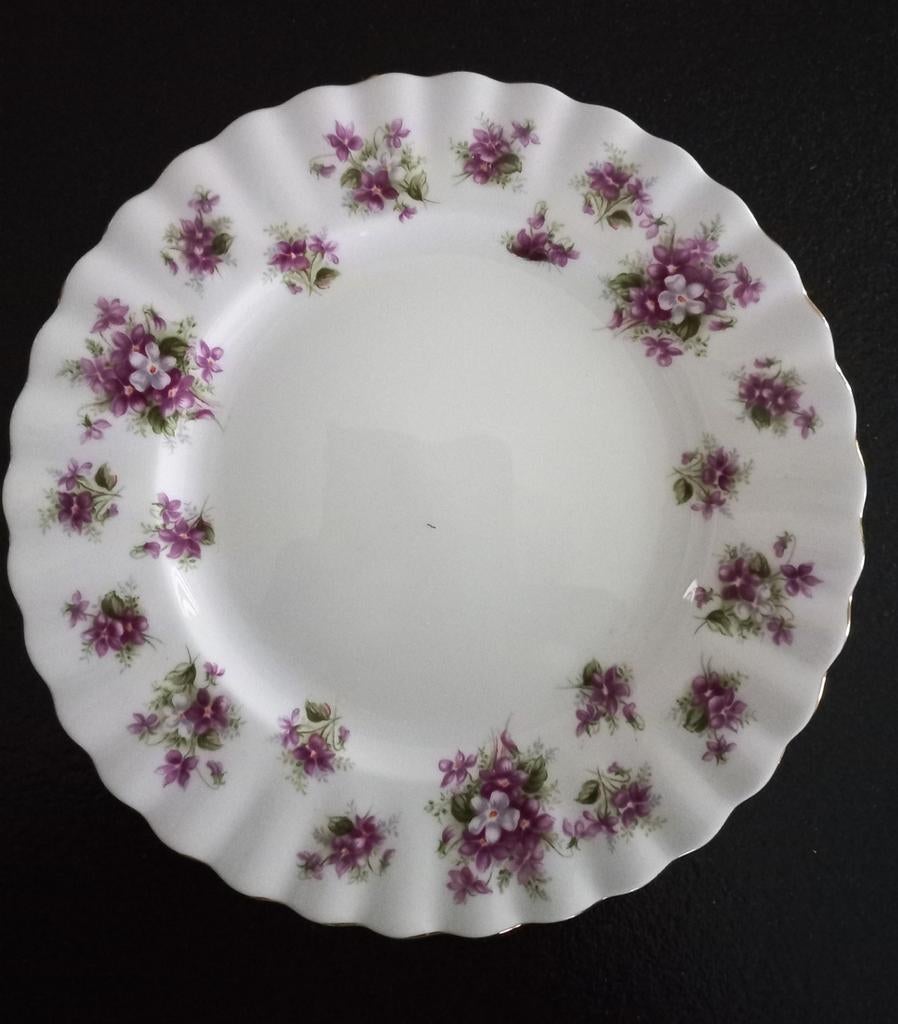 6 nieuwe Royal Albert Sweet Violets gebaksbordjes 16 cm, Ophalen of Verzenden, Nieuw